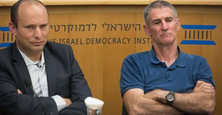 יאיר גולן ונפתלי בנט. 2019. צילום: יונתן זינדל, פלאש 90 בפוליטיקה, כמו בדייטים, לפעמים נדרשת סבלנות