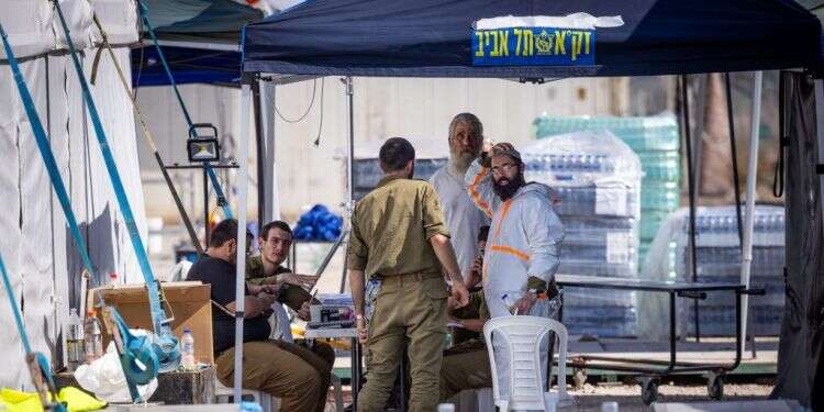 אבו־כביר היה קטן מדי. מחנה שורה. צילום: נתי שוחט, פלאש 90 מפקדת המחנה לזיהוי החללים חוזרת לשבוע הקשה מכל