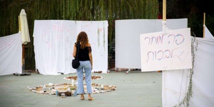 סדנאות טיפול בחוות רונית לשורדי הטבח בפסטיבל נובה ליד קיבוץ רעים ב-7 באוקטובר. צילום: אלוני מור, פלאש 90 סדנאות טיפול בחוות רונית לשורדי הטבח בפסטיבל נובה ליד קיבוץ רעים ב-7 באוקטובר