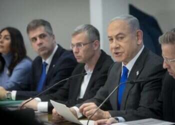 ישיבת הממשלה. צילום: מרים אלסטר, פלאש 90 השר ארבל בעד דחיית הבחירות המקומיות – אך הממשלה שוב דחתה את ההכרעה