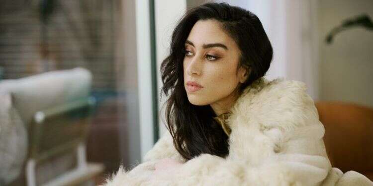 הילה סעדה. צילום: שי פרנקו | איפור ושיער: פדור וישניאקוב | סטיילינג: אלכס גדרון