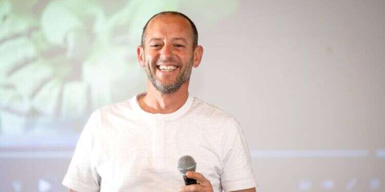 לוחם אמיתי. אלישע מדן. צילום: אליאב מייסון, באדיבות המשפחה "קשה לראות את אבא מונשם ומורדם אבל הוא לוחם, הוא ישתקם"