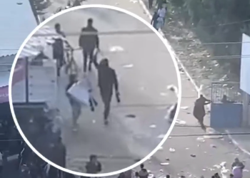 שוטרי חמאס יורים בתושבי עזה שמנסים לחלץ אוכל מהסיוע ההומניטרי