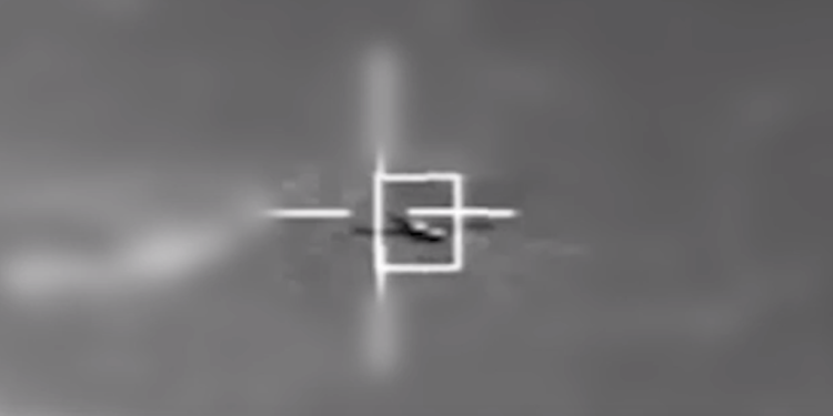 צפו בתיעוד: מטוס קרב יירט מטרה אווירית עוינת במרחב הים האדום