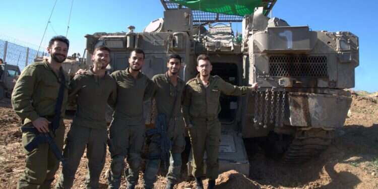 צוות הנמ״ר בלחימה בצפון הרצועה - פסיפס ישראלי רחב. צילום: עמיר רפפורט