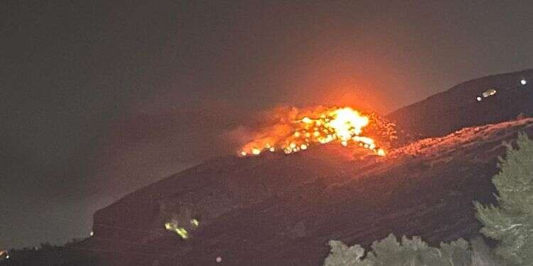 שריפת זבל בבנימין. צילום: מועצת בנימין "כל הלילה לא הצלחתי לתפקד ולנשום": תושבי עטרת סובלים משריפת הזבל ביישובים הערביים