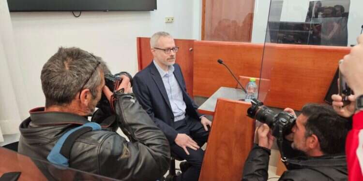 רן ברץ מעיד במשפט נתניהו בבית המשפט המחוזי בירושלים. צילום: שילה פריד