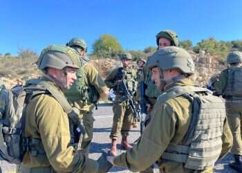 כוחות צה"ל במרדף אחר המחבלים שביצעו את פיגוע הירי סמוך לראוובי