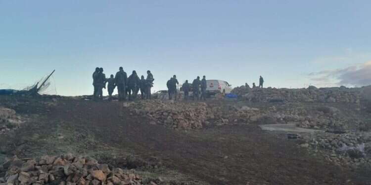 הכוחות בגבעת אור מאיר לאחר הפינוי "מבססים את קמפיין אלימות המתנחלים": עשרות שוטרים פשטו על גבעה בבנימין