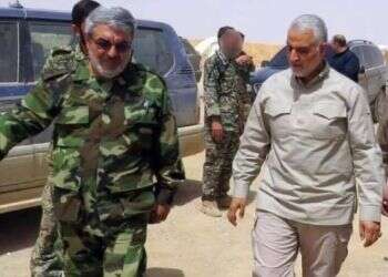 סייד רזי מוסאווי (משמאל) עם קאסם סולימאני. צילום: מתוך הרשתות החברתיות, שימוש על פי סעיף 27 א' לחוק זכויות יוצרים