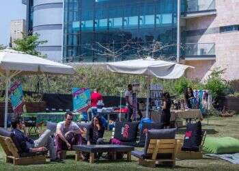 סטודנטים במכון הטכנולוגי חולון, HIT