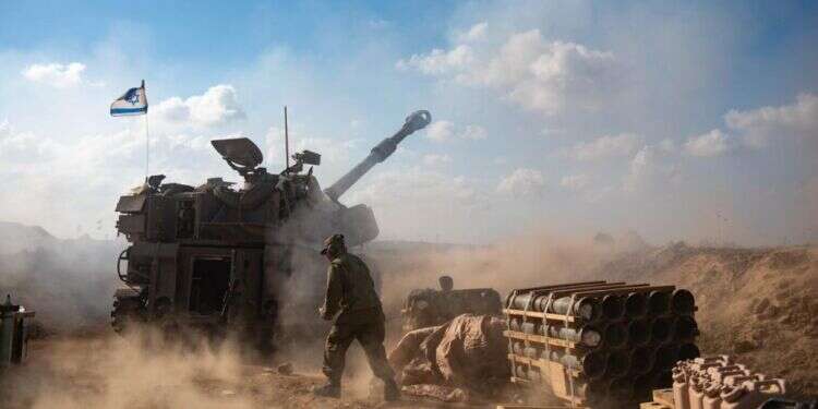 לוחמי תותחנים בגבול עזה. צילום: דובר צה גולני וגבעתי הסתבכו – חיל התותחנים נחלץ לסייע