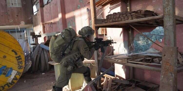 לוחם במהלך פעילות כוחות צה אלוף פיקוד הדרום: "אנחנו ביממה האינטנסיבית ביותר מתחילת המלחמה"