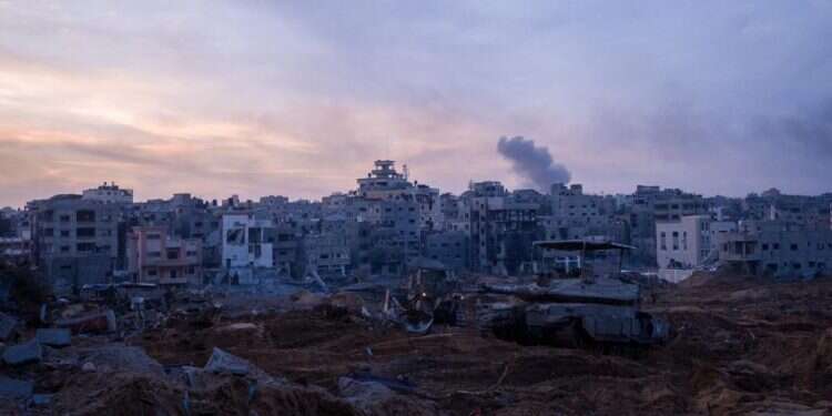 לחימה ברצועת עזה, אתמול. צילום: דובר צה קרבות עזים עם חוליות טרור ברצועת עזה; כ-250 מטרות הותקפו