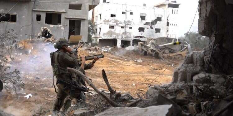 פעילות לוחמי צה כוחות צה"ל זיהו צלף של חמאס והזניקו מסוק קרב לחיסול מדויק