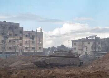 כוחות חטיבה 7 בחאן יונס. צילום: דובר צה הקרב על חאן יונס: חטיבה 7 פרצה את הדרך, הלוחמים פשטו על בית הנופש של סינוואר