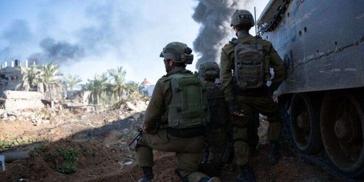 כוחות אוגדה 98 בחאן יונס. צילום: דובר צה כוחות צה"ל מאוגדה 98 בחאן יונס