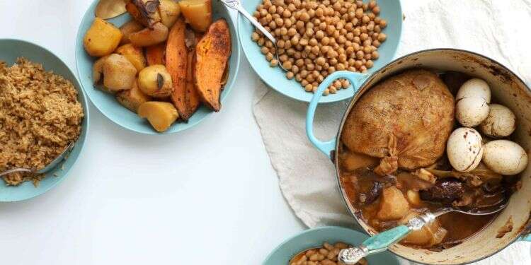 צ'ולנט מרענן: שלושה מתכונים לחמין שישדרגו את התבשיל החורפי