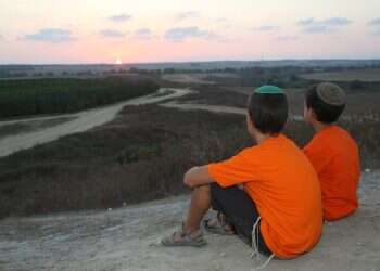 בין 2005 ל-2023: הימים ההם, הזמני הזה