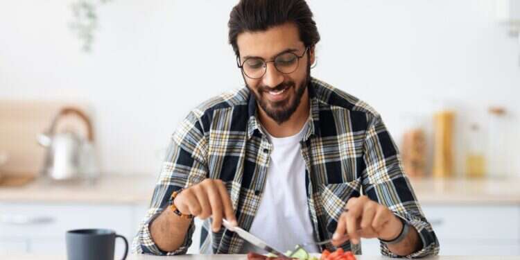 בלי דיאטה: שינויים קטנים לשיפור הבריאות – וירידה במשקל