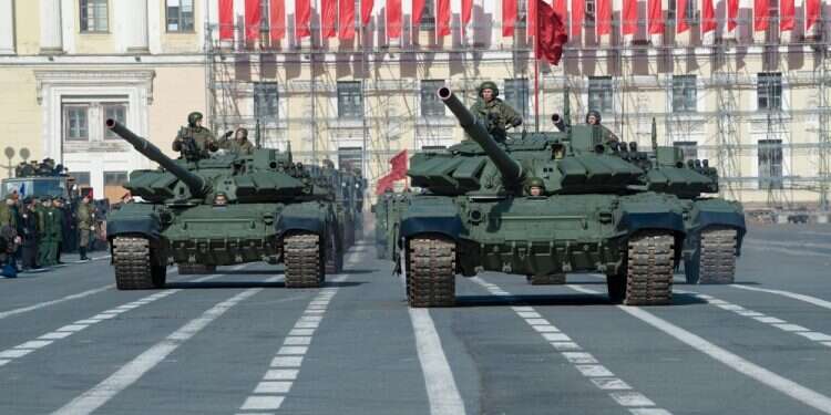 טנקים רוסיים במצעד בסט. פטרבורג. צילום: שאטרסטוק טנק רוסי טנקים רוסיים סנט פטרבורג