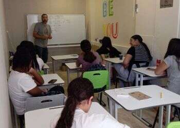 בזכות הקורונה: נשמרה שגרת הלימודים של 40,000 התלמידים ברשת אמי"ת