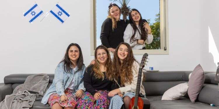 דירת שירות לאומי של בת עמי. צילום: יוסי אלוני דירת שירות לאומי של בת עמי. צילום: יוסי אלוני