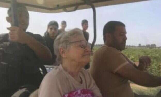 יפה אדר בעת החטיפה מביתה בניר עוז. צילום: צילום מתוך הרשתות החברתיות לפי סעיף 27א' לחוק זכויות יוצרים המכביות: שמונה גיבורות המלחמה הישראליות בזמן הזה