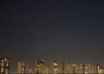 רקטות באזור המרכז. צילום: אריאל שנבל מסר לישראל? חמאס שיגר כעשר רקטות לאזור המרכז