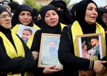 הלוויה של מפקדי החיזבאללה שחוסלו בסוף דצמבר. צילום: AFP מסר כפול: מפקד בכיר ושלושה פעילים בחיזבאללה חוסלו בלבנון