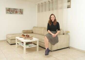 אסתר אמונה וולפסון, גבעת שמואל. צילום:אריק מרמור