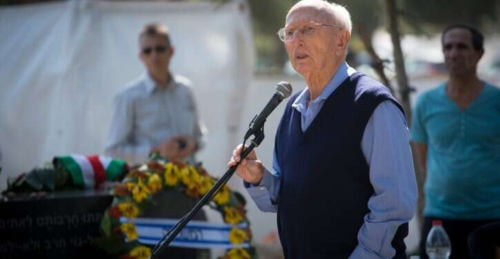 "אני לא יודע איפה אנשי אמ"ן למדו מודיעין": ראש המוסד לשעבר צבי זמיר הלך לעולמו