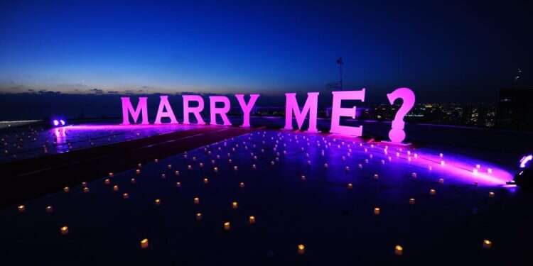 הצעת נישואים. צילום: מנדי הכטמן - פלאש 90 הצעת נישואים