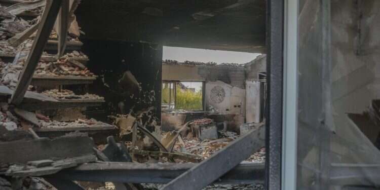 ממראות ההרס בקיבוצי הדרום. צילום: אריק מרמור, פלאש 90 ממראות ההרס בקיבוצי הדרום. צילום: אריק מרמור, פלאש 90