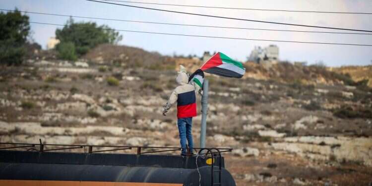 דגל אשף ברמאללה. צילום: פלאש 90