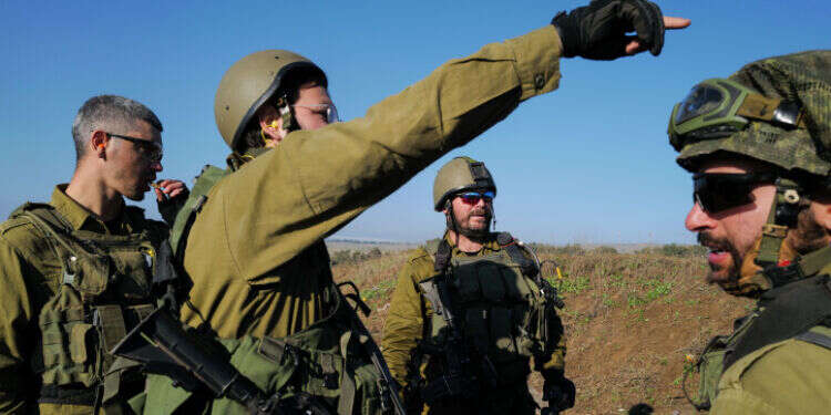 לוחמי מילואים בצפון. צילום: מיכאל גלעדי, פלאש 90 לוחמי מילואים בצפון