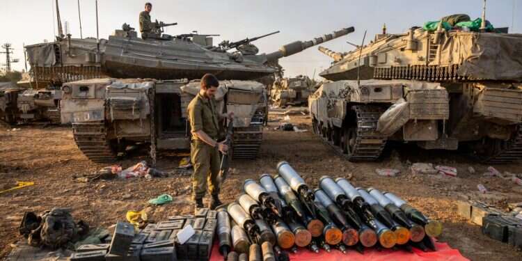 כוחות צה"ל בגבול עזה, השבוע. צילום: יונתן זינדל, פלאש 90