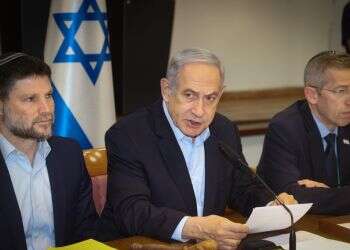 ראש הממשלה בנימין נתניהו ושר האוצר בצלאל סמוטריץ' בישיבת הממשלה