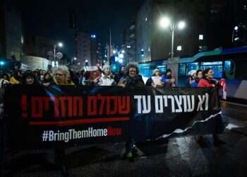 ככל שהעסקה מתקרבת, הלחץ הצבאי גובר