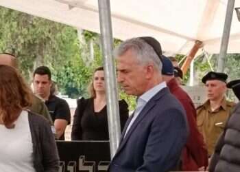 ראש המוסד דדי ברנע בהלווייתו של ראש המוסד לשעבר צבי זמיר. צילום: מאיה פולק