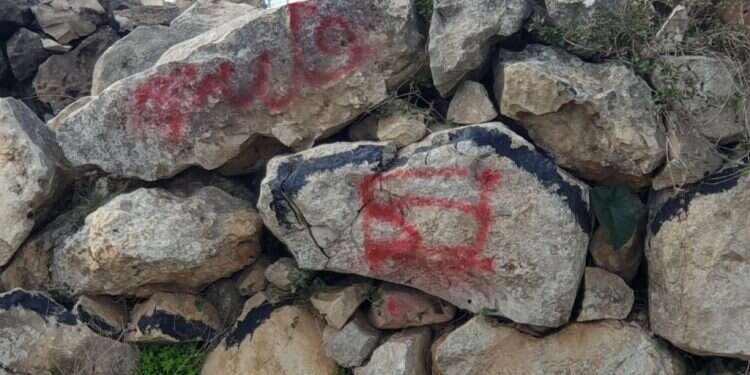 פלסטינים השחיתו את מזבח יהושע בן נון בהר עיבל