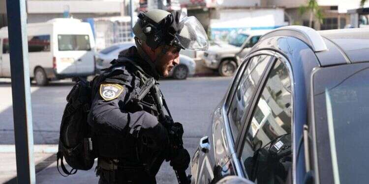 פעילות שוטרי מחוז ירושלים ולוחמי מג״ב במזרח ירושלים.