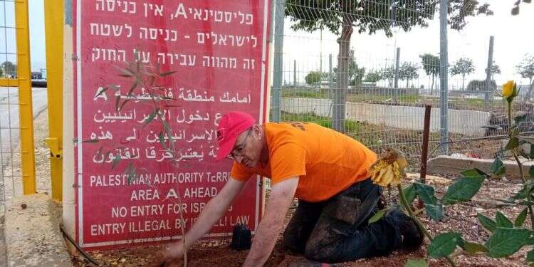 אירוע הנטיעות סמוך ליישוב שפונה במסגרת תכנית ההתנתקות. אירוע הנטיעות סמוך ליישוב שפונה במסגרת תכנית ההתנתקות.