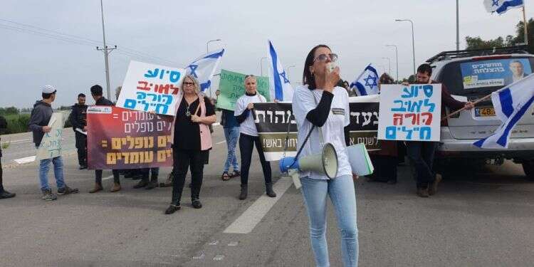 סימה חסון. צילום: תורת לחימה החסימות בכרם שלום: המשטרה עצרה חייל מילואים ואם לשני לוחמים