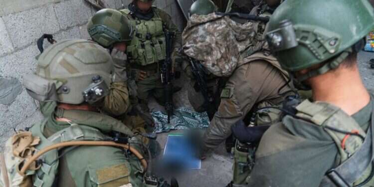 לוחמים במהלך תכנון ברצועת עזה. צילום: דובר צה לוחמים במהלך תכנון ברצועת עזה