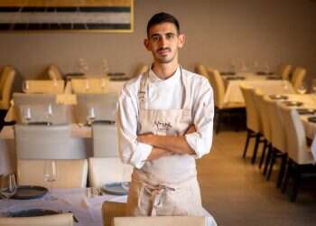 עומר מנחם. השף של מסעדת ארץ כנען בראש־פינה ובעל מתחם אירוח בדלתון. צילום: אריק סולטן