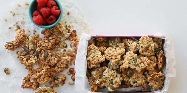 צ׳אנקים של גרנולה. צילום: אפרת ליכטנשטט