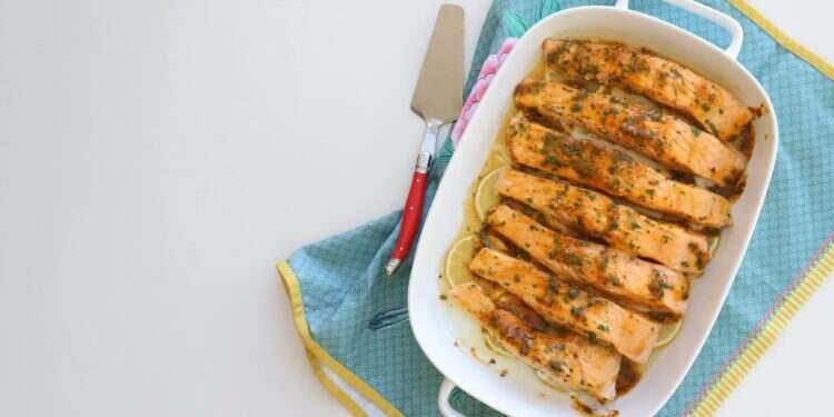 סלמון ברוטב חרדל ודבש. צילום: אפרת לכטנשטט