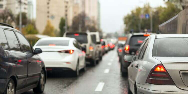 צילום: שאטרסטוק פקקים עומס תנועה רכבים