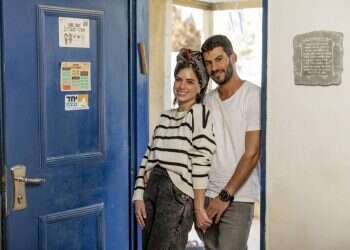 שגרה שבאה מהר מדי. מנחם וענבל מלכה. צילום: נעמה שטרן